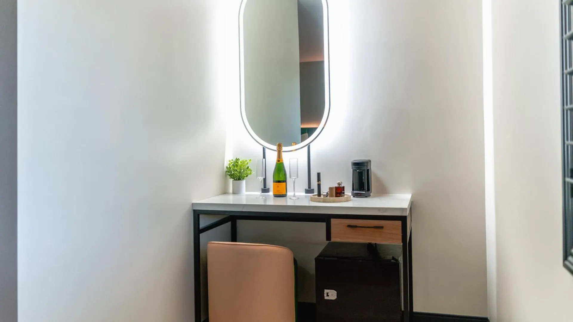 Lyfe Inn & Suites By Aga- North Hollywood Universal Studios Los Angeles 3*,  United States